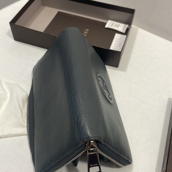Authentic soho GUCCI gray leather wallet with Box, card, book and COA - Picture 14 of 15